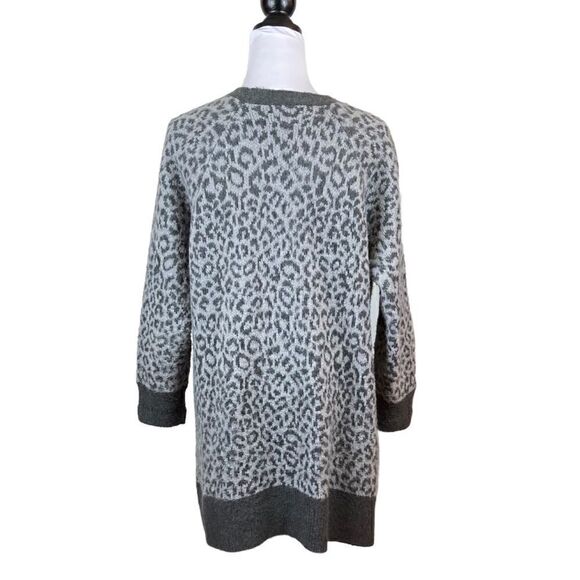 🍀Lucky Brand🍀 Gray Cheetah Print Oversized Sweater, Size L - Picture 3 of 8